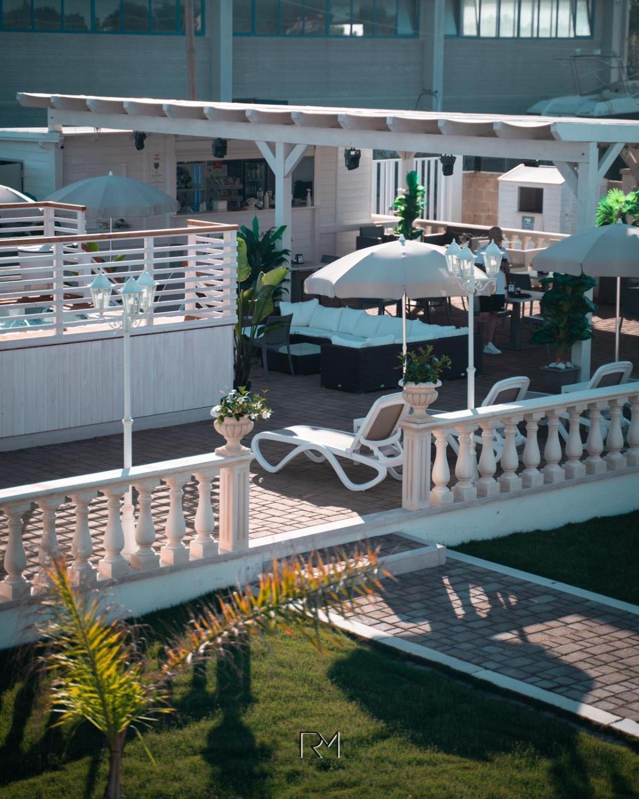 La Palazzina Bed & Breakfast Porto Cesareo Buitenkant foto
