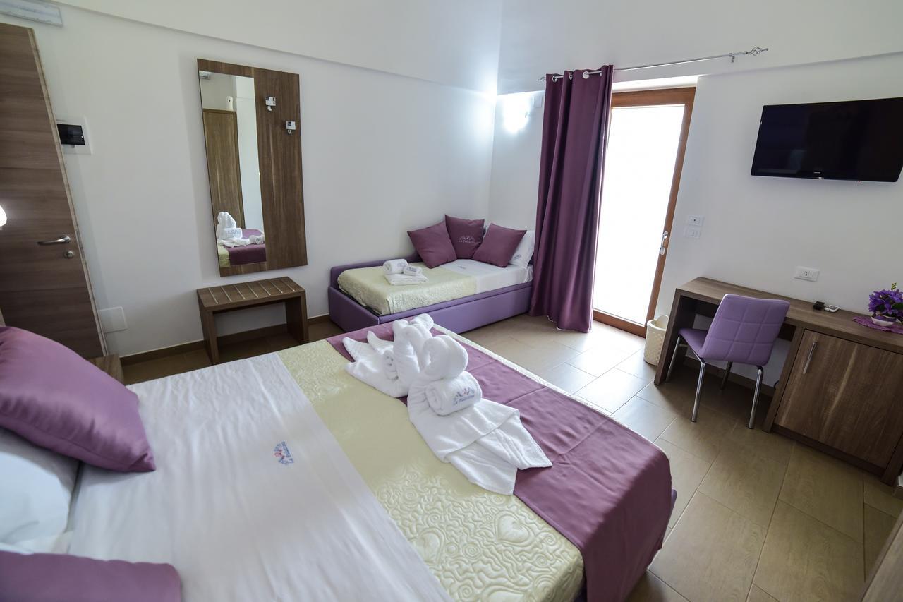 La Palazzina Bed & Breakfast Porto Cesareo Buitenkant foto